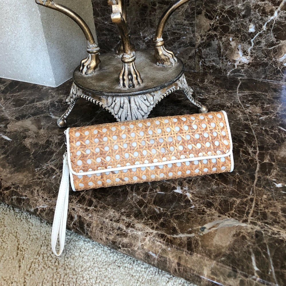 Basket weave clutch